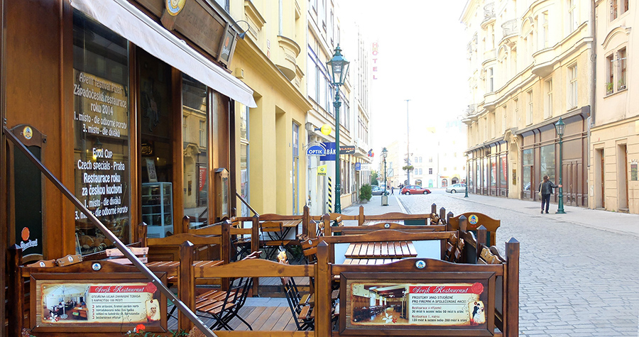 restaurace Plzeň - Švejk U pětatřicátníků Plzeň - pohled z ulice restaurace Plzeň - Švejk U pětatřicátníků Plzeň - pohled z ulice